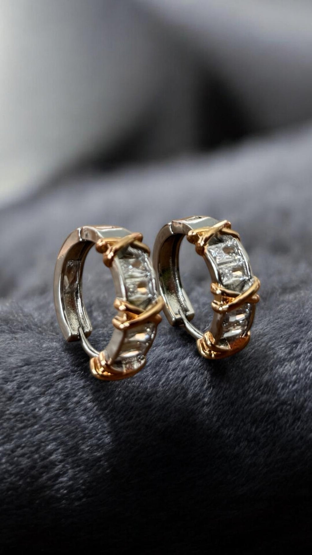 Modern X Detaylı Baget Küpe - Gold/Silver