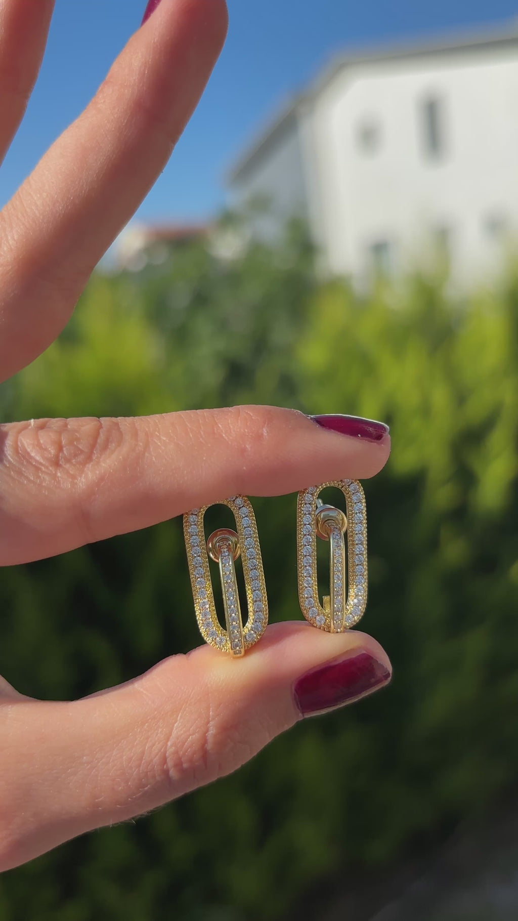 Işıltılı Oval Form Zirkon Taşlı Çelik Küpe